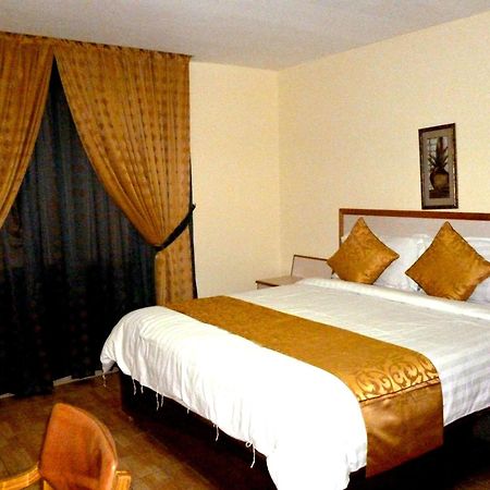 Mansour Plaza Hotel Apartments Dammam Quarto foto